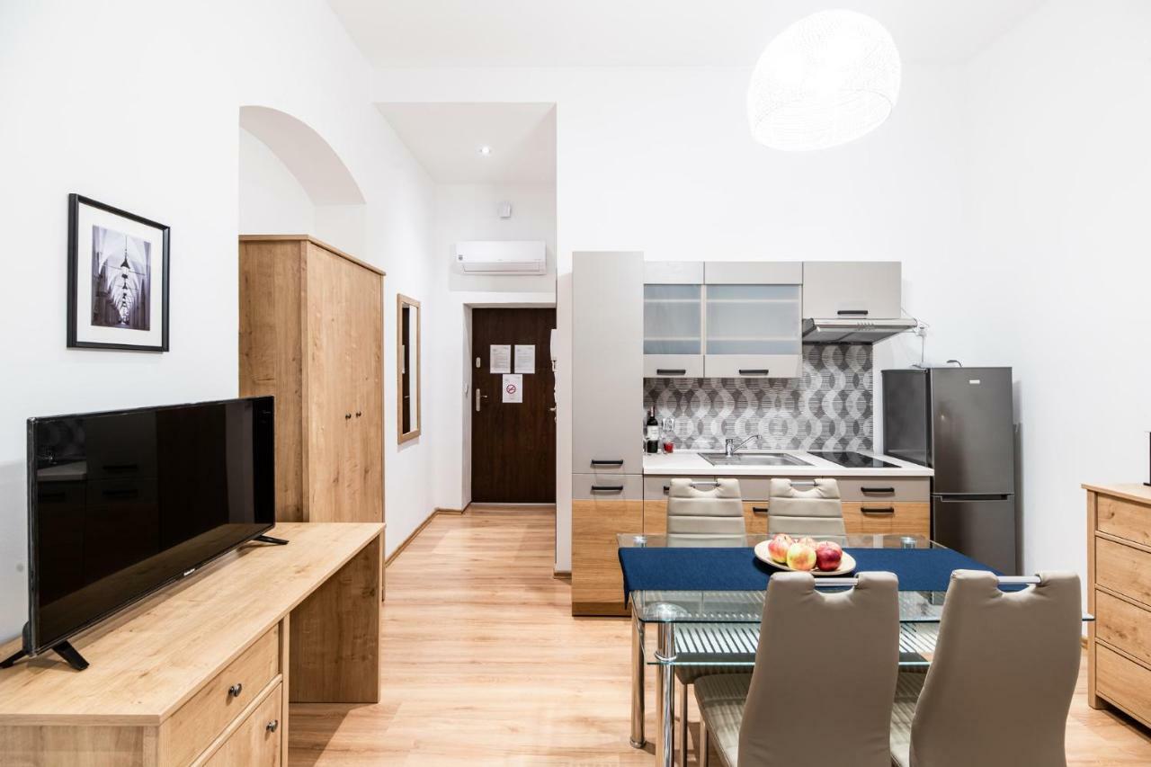 Апарт-готель Dietla 32 - Ideal Location In The Heart Of Krakow, Between Main Square And Kazimierz District Краків